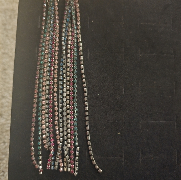 Gorgeous Fashion Earings - Picture 2 of 4